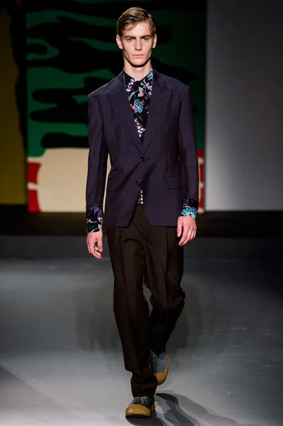 Look 3